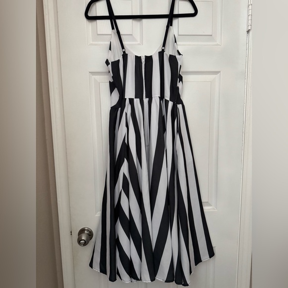 EUC Pinup Girl Mark Stripe Amalie sz. Medium - Picture 3 of 3